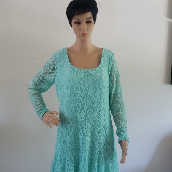 WOMEN'S PEPLUM DRESS. - Picture 2 of 6